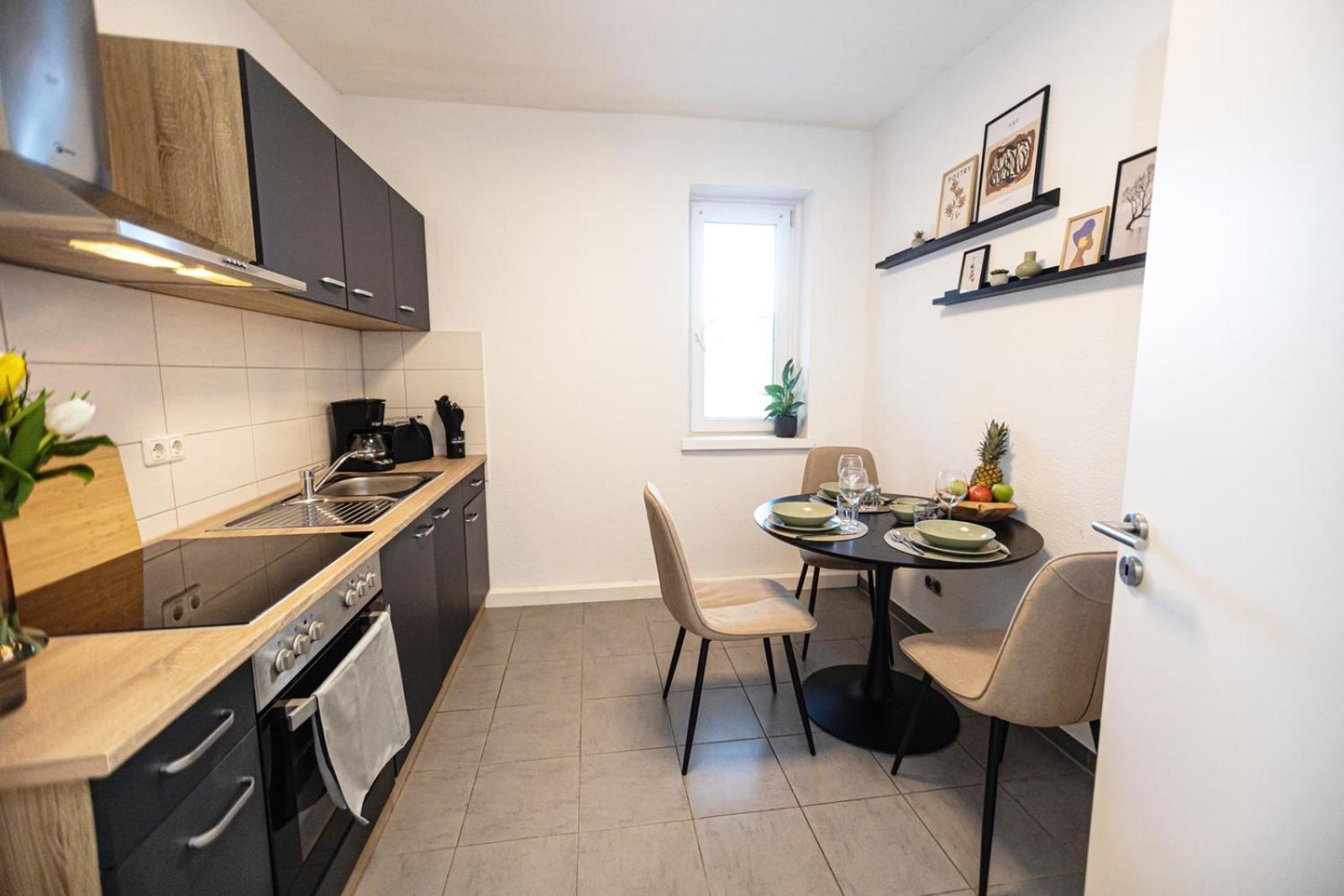 Blossfeld-Apartments Geraeumige Stadtoase Mitten Im Zentrum Mit 3 Schlafzimmern, Gratis Parkplatz, W-Lan, Netflix Ена Экстерьер фото